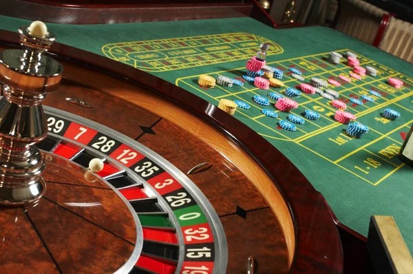 Roulette betting table layout showing inside and outside bets